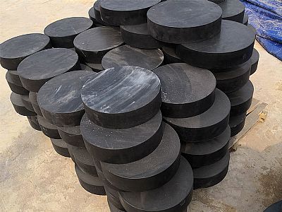 滦平县板式橡胶支座由若干层橡胶片与薄钢板经加压硫化